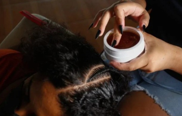 Anvisa registrou 780 casos de intoxicação por pomadas de cabelo