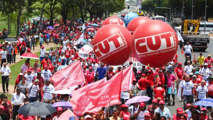 Até a CUT critica salário mínimo anunciado por Lula, veja nota