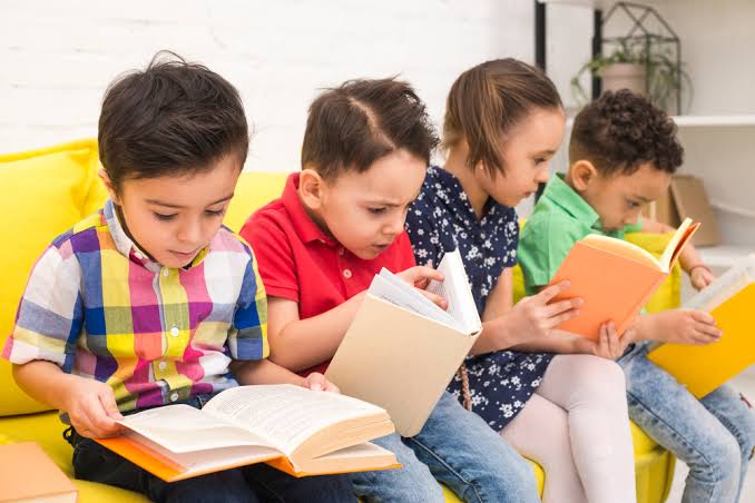 Fique atento: Grupo de ativistas de esquerda pretende controlar os livros que seus filhos leem; ENTENDA