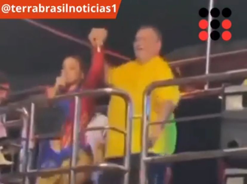 Flávio Dino é flagrado ‘saltitando’ em trio elétrico durante carnaval em meio à crise das chuvas em SP; VEJA VÍDEO