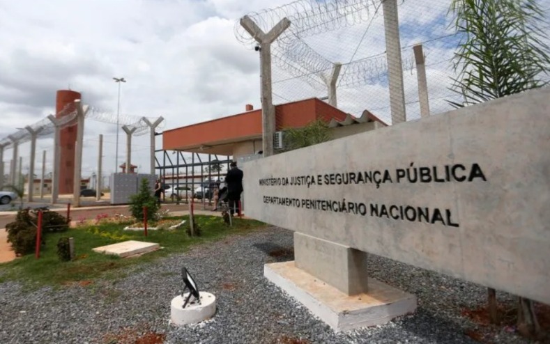 Homem apontado como espião russo é transferido para presídio federal em Brasília