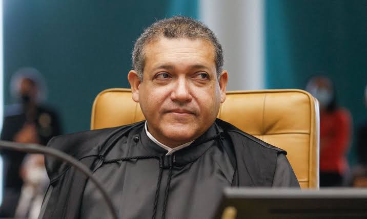 Kassio Nunes manda intimar Eduardo Bolsonaro sobre queixa-crime de Daniela Mercury