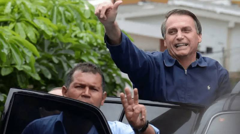 “Coincidência”: Mercado se anima com chegada de Bolsonaro, Bolsa dispara e dólar despenca