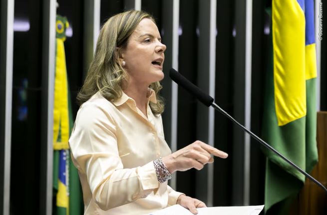 Gleisi ataca Campos Neto minutos após divulgação da Selic