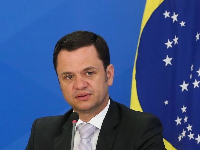 Anderson Torres tentou suicídio na prisão, revela Eduardo Bolsonaro