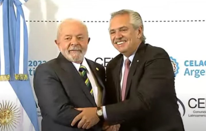 Em meio à grave crise econômica argentina, Fernández virá às pressas ao Brasil para reunião com Lula; saiba por quê 