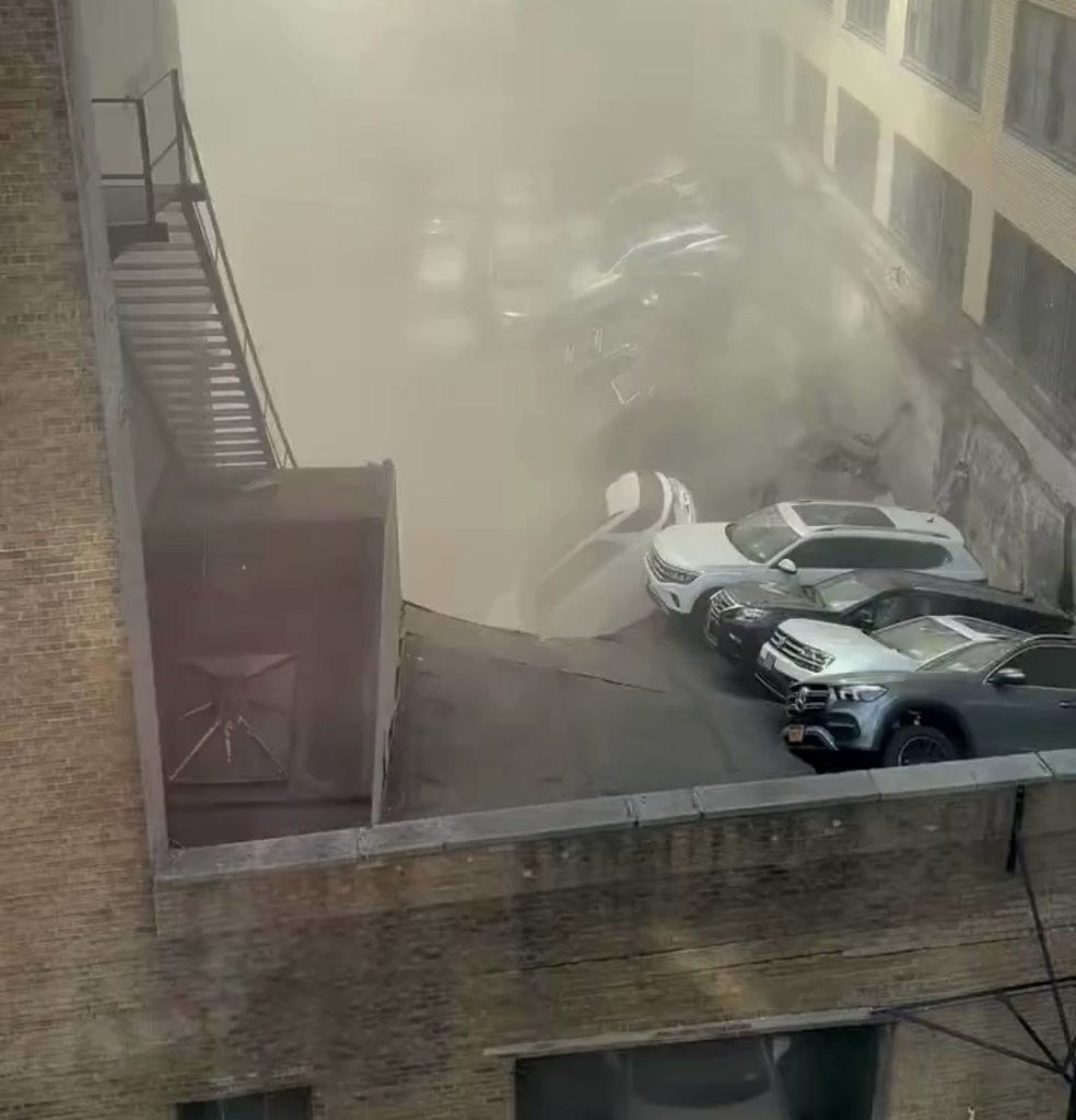 Estacionamento desaba em Nova York e deixa feridos; VEJA VÍDEO