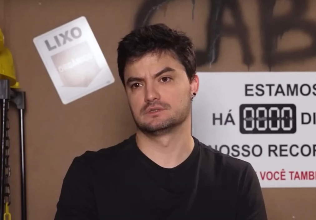 Felipe Neto diz que jovens não ligam mais a TV na Globo