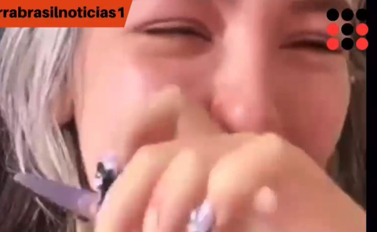 NOVA GERAÇÃO: Menina chora e entra em desespero após ver ‘avatar’ de amigo abraçando e jogando com outra pessoa; VEJA VÍDEO