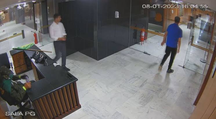 Saiba quem é o capitão do exército ex-membro do GSI de Lula que aparece nas imagens dos atos de 8 de janeiro; VEJA VÍDEO