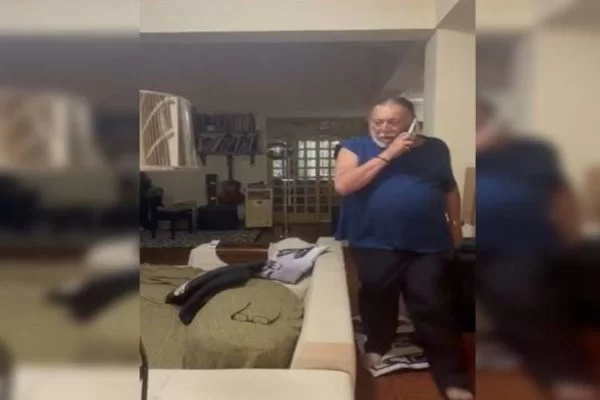 VÍDEO:  Veja o momento em que Ricardo Molina ameaça estrangular cachorro da ex