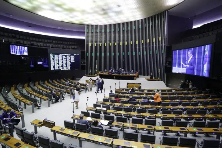 A ofensiva da Bancada Evangélica contra o projeto da Censura 