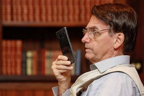AGORA: PF apreende celulares de Bolsonaro e Michelle
