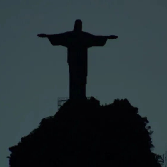 AGORA: Rio de Janeiro apaga as luzes do Cristo Redentor em solidariedade ao jogador Vini Jr. que sofreu racismo na Espanha; VEJA VÍDEO
