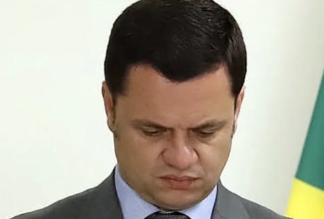 Anderson Torres chora ao saber que sairá da prisão 