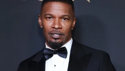 Ator Jamie Foxx segue hospitalizado, e pessoas próximas pedem orações 
