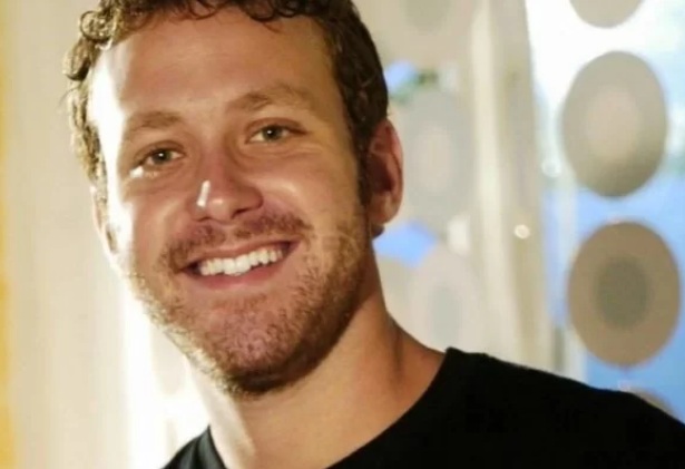 Ator culpa papel na Globo por vício em drogas