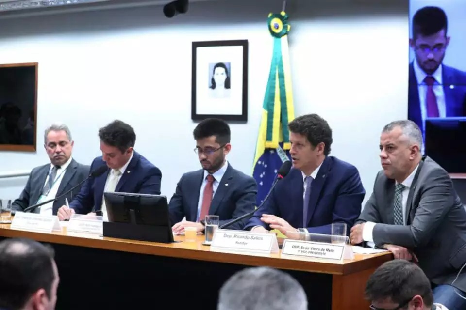 Brasil deve ser punido por cassação de Dallagnol na transparência internacional contra corrupção