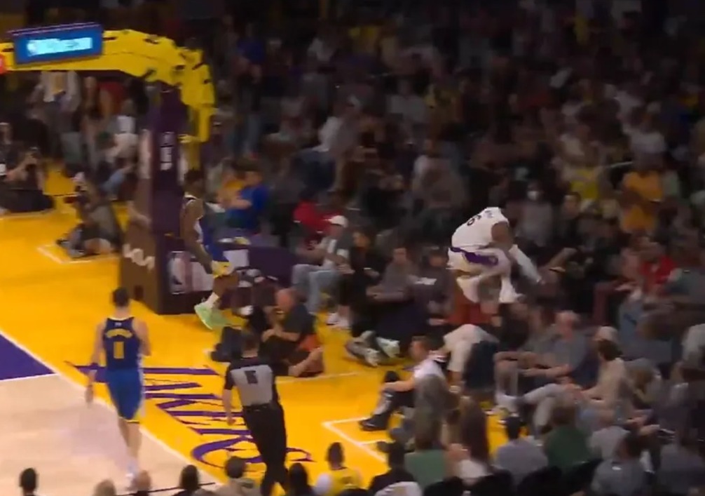 Bruxaria na NBA: LeBron enlouquece torcida dos Lakers com passe à la Ronaldinho contra os Warriors; VEJA VÍDEO