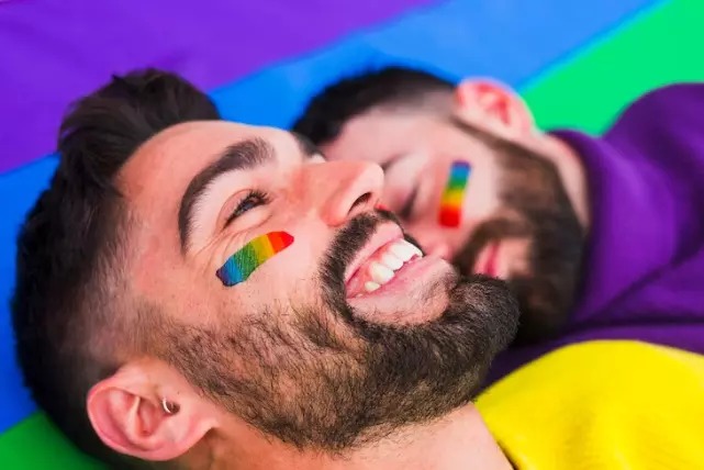 Casamento gay cresce quase 2 mil por cento no Brasil