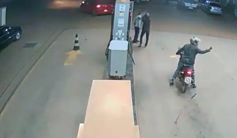 Cenas Fortes: frentista é rendido e leva tiro na cabeça durante assalto; VEJA VÍDEO
