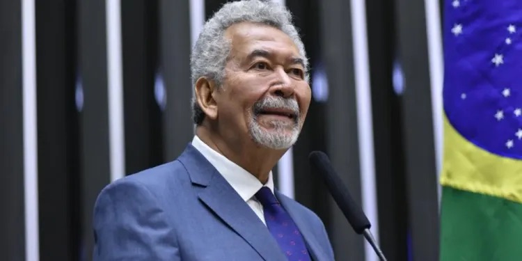 Deputado do PT erra e diz que ‘Elon Murchen’ comprou rede social para ‘brincar’