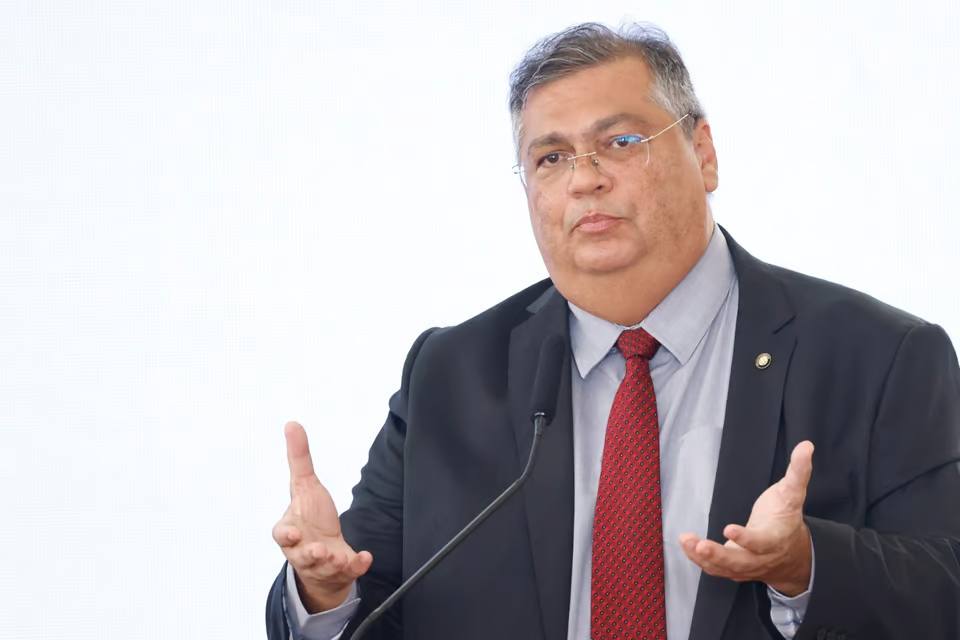 Dino chama o Telegram de “império de mentiras e agressões”