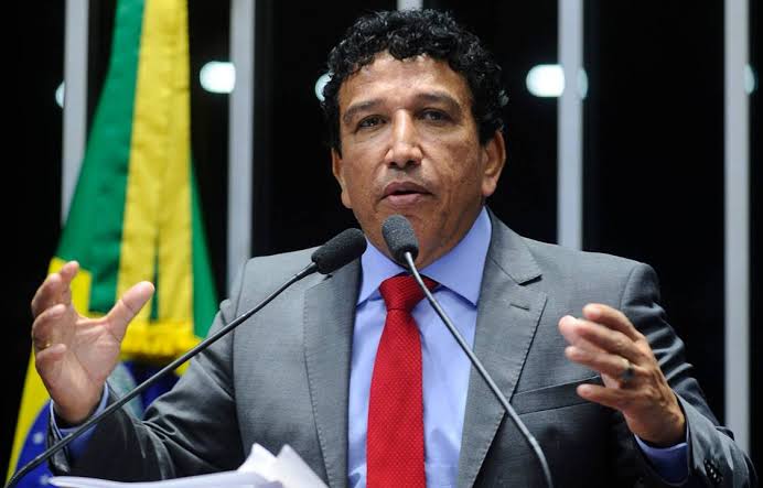 Em áudio, Magno Malta dispara motivo do que está acontecendo com Bolsonaro: “enfrentou o sistema e é odiado por isso”; OUÇA