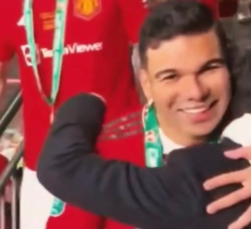 Emocionante: Jogador brasileiro dá ’aula de humildade’ a colegas que ignoravam torcedor deficiente e atletas mudam atitude; VEJA VÍDEO