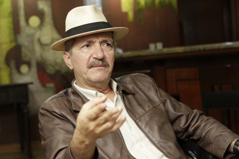 Ex-ministro de Lula e Dilma afirma que Governo promove “violência contra os interesses do Brasil”