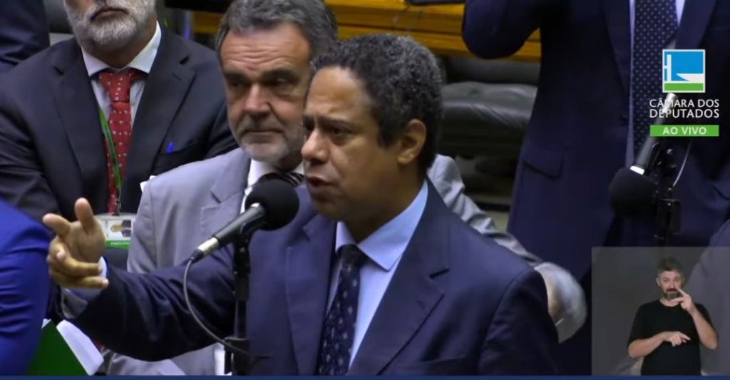 Extra URGENTE: Relator do PL das fake News pede a Arthur Lira que a votação seja adiada; “eu apelo à vossa excelência”