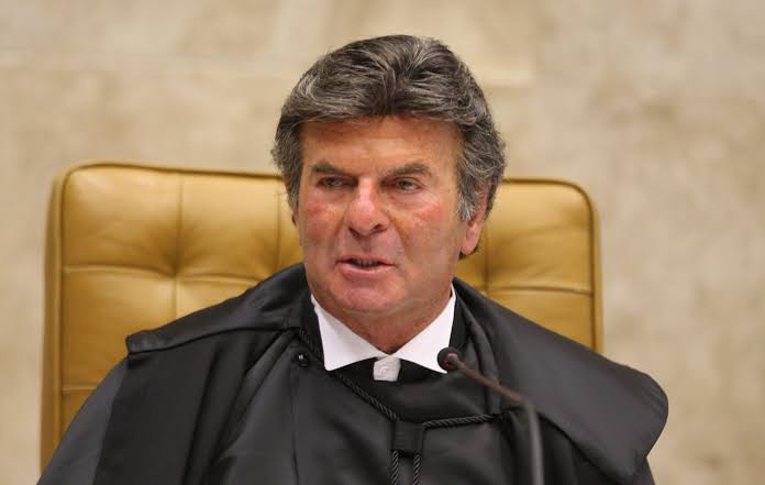 Juiz de garantia: Aprovado pelo congresso e sancionado por Bolsonaro, Fux suspendeu decisão; VEJA