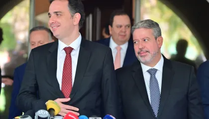 Lira e Pacheco dão sinais de reconciliação e mandam recado ao Planalto; entenda&nbsp;