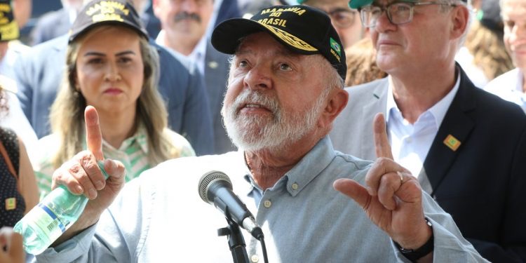 Lula libera mais R$ 3 bilhões em emendas parlamentares após pressão de Arthur Lira e derrotas no Congresso 
