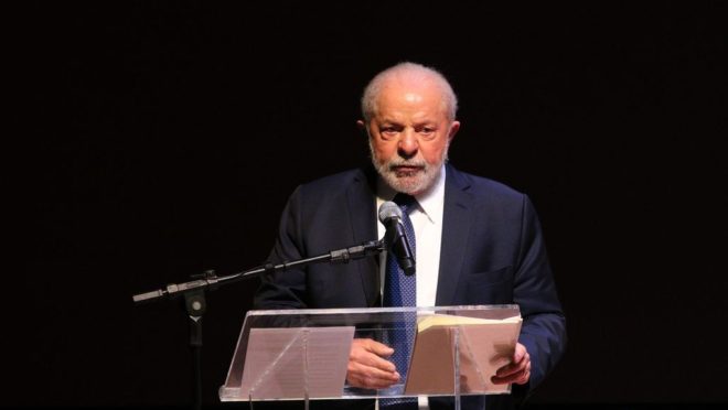 Lula volta a defender ajuda à Argentina e estuda financiar exportações ao país