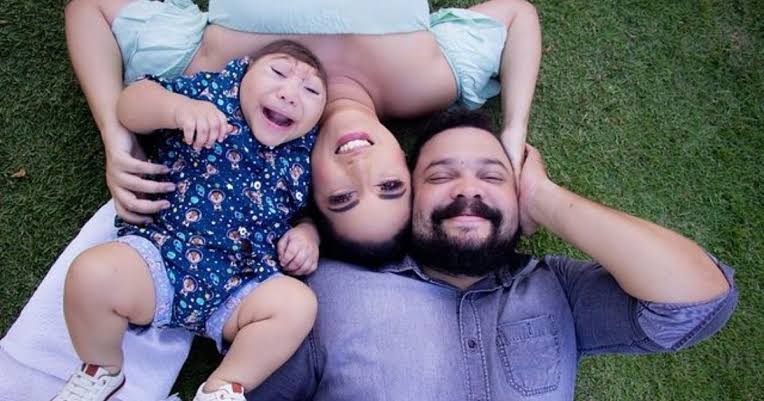 Morre Ravi, bebê com microcefalia que conseguiu viver mais que o esperado pelos médicos