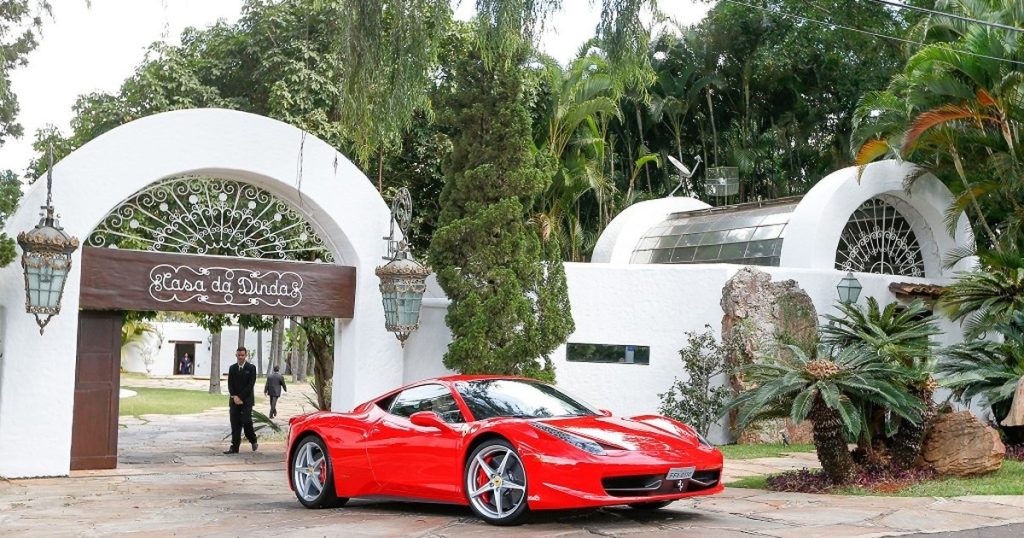 Qual a fortuna de Fernando Collor? Ela inclui mansão de R$ 4 mi em Campos do Jordão e jet ski de 1991