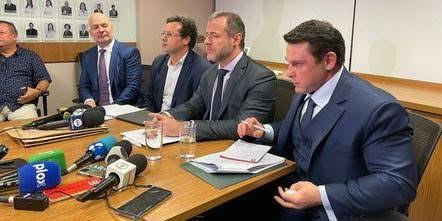 Reembolso de moletom escolar de R$ 56 aparece em investigação da PF e defesa de Bolsonaro rebate: “Vazamentos seletivos”; VEJA VÍDEO