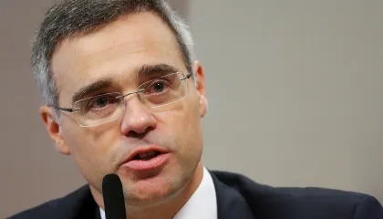 STF anula liminar de Mendonça que suspendeu processos sobre compra de terras por estrangeiros 