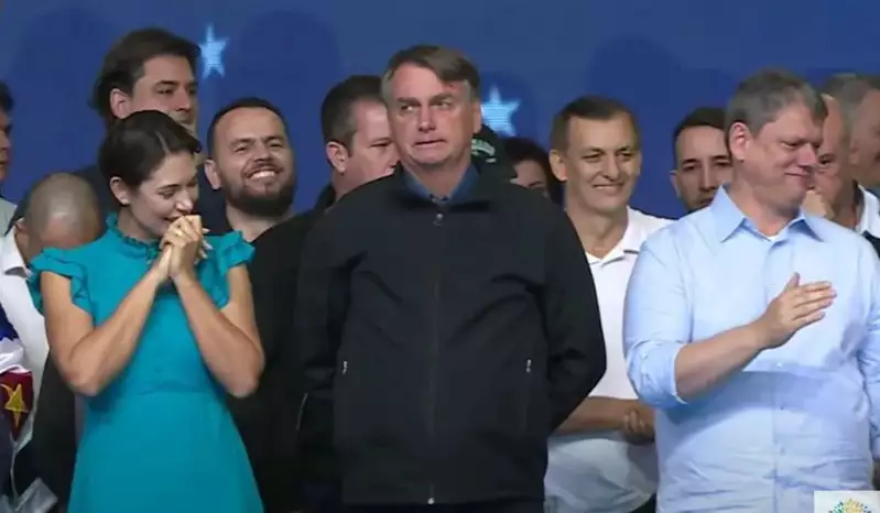 Se Bolsonaro ficar inelegível, já é dada como certa a chapa Tarcísio/Michelle