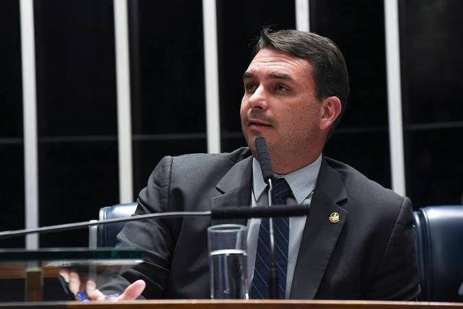 TRE arquiva investigação contra Flávio Bolsonaro