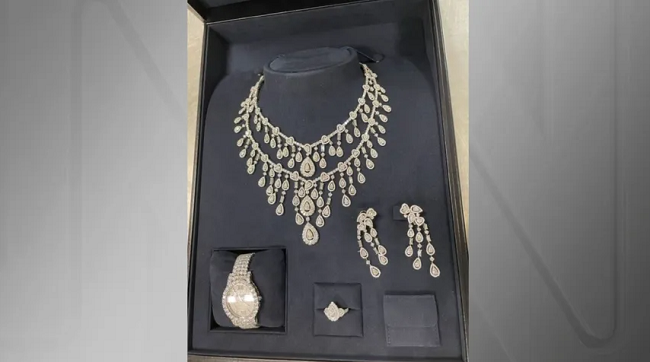 URGENTE: Receita diz que joias sauditas dadas a Bolsonaro são isentas de cobrança de imposto 