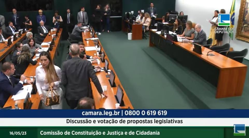 Urgente: CCJ da Câmara aprova PEC da Anistia