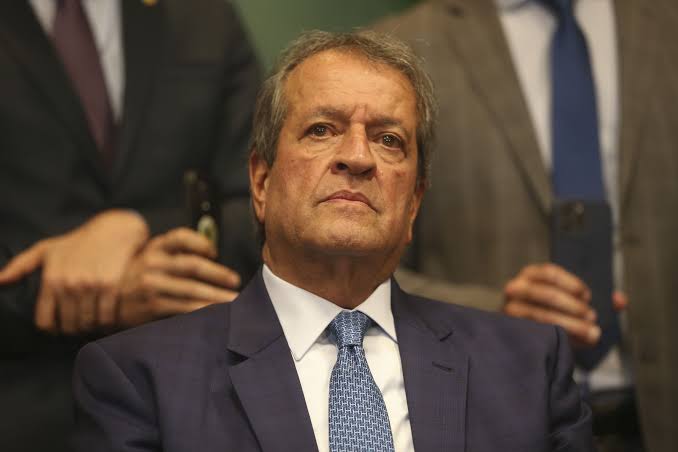 Valdemar abre o jogo sobre o que pensa de Carlos Bolsonaro; VEJA