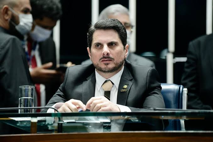 Advogado entra com recurso contra investigação a senador Marcos do Val