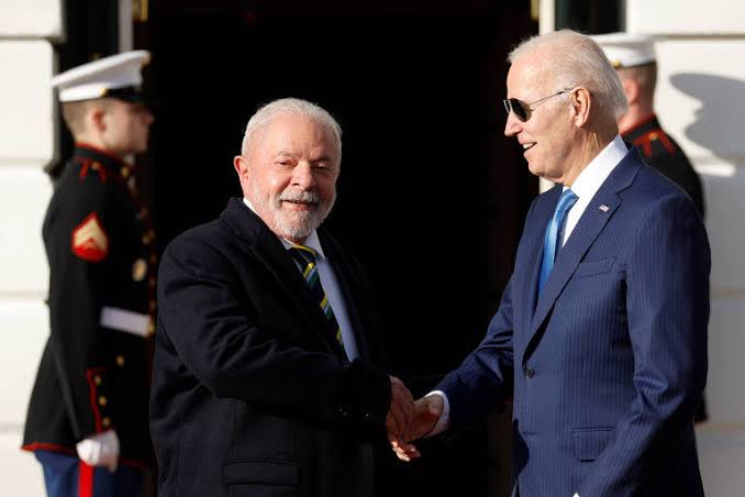 Bomba: Estados Unidos fez operação gigante para garantir posse de Lula que incluiu CIA, Casa Branca, Pentágono e pressão nos militares brasileiros; saiba como tudo aconteceu
