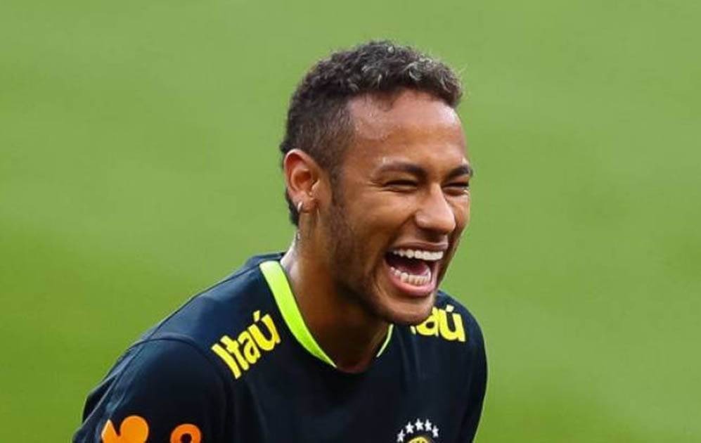 Criança faz proposta a Neymar pra que ele jogue no time da escola no campeonato interclasse: “se aceitar, te passo meu lanche”