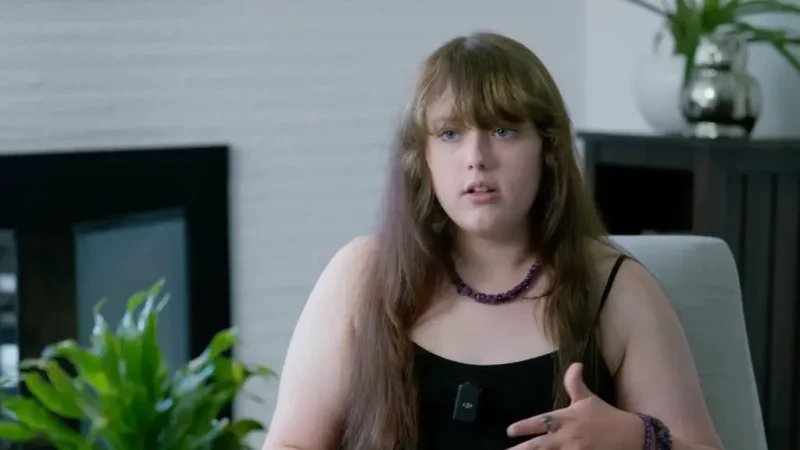Ex-trans processa hospital que removeu seus seios aos 13 anos