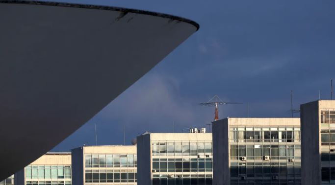 Sem Limites: Lula pretende criar mais um ministério para conseguir apoio do PP que apoiou Bolsonaro