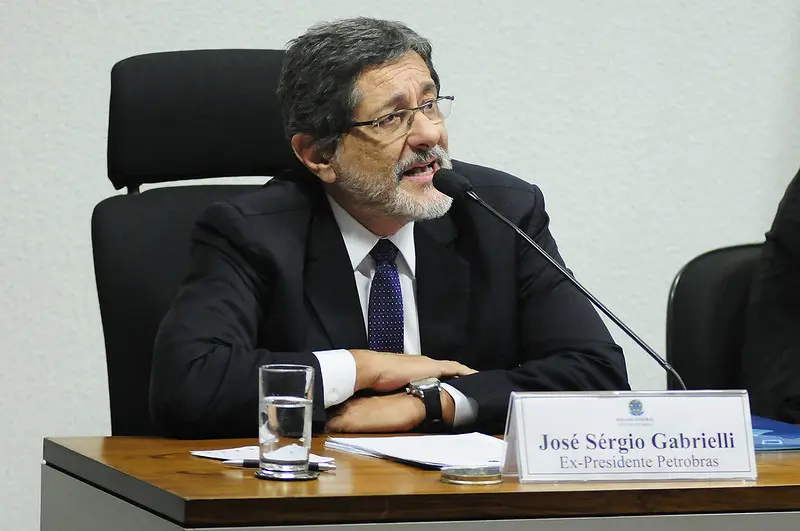 URGENTE: STF desbloqueia bens de ex-presidente da Petrobras 